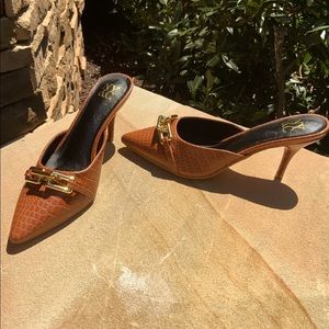 New York and Company Classic Mule